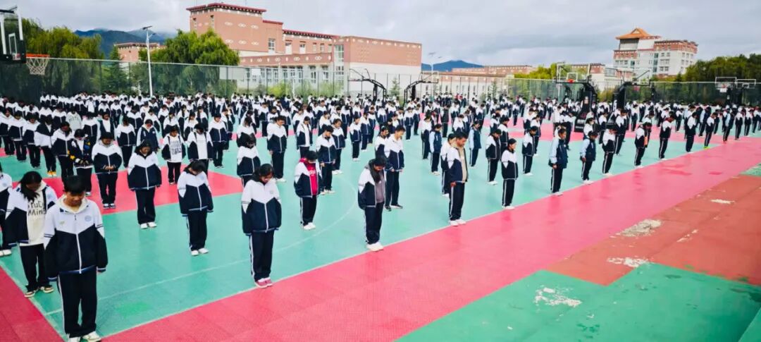 ������ʷ ����ǰ�С���ѧԺУ���С���һ�ˡ��±����Ĭ����ʽ(ͼ3)