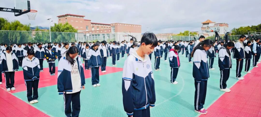 ������ʷ ����ǰ�С���ѧԺУ���С���һ�ˡ��±����Ĭ����ʽ(ͼ5)