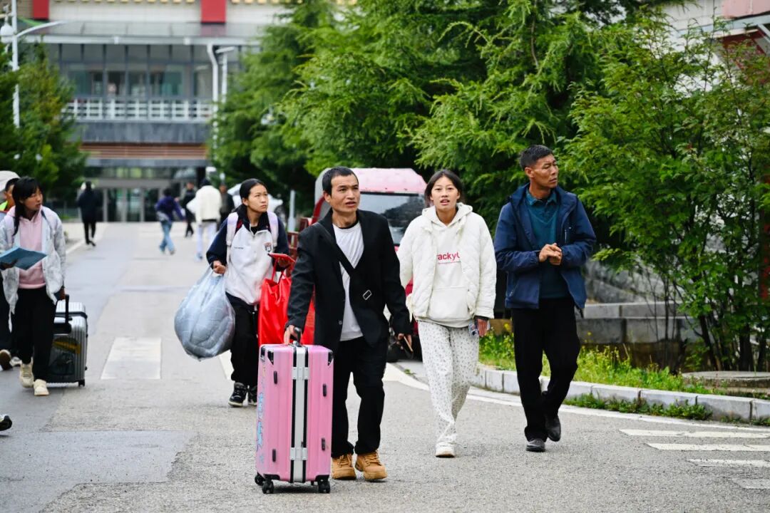 ѧԺУ��ְרҵ������ѧ(ͼ3)