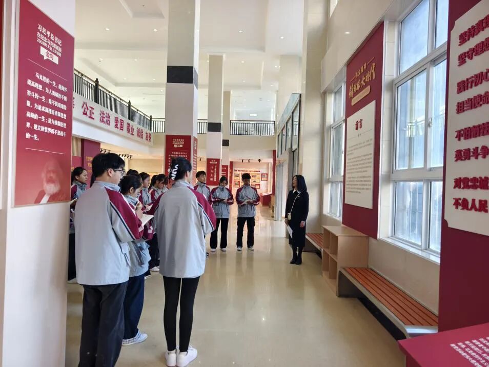 学院第一党支部开展专题党课 深化建党精神学习(图2)