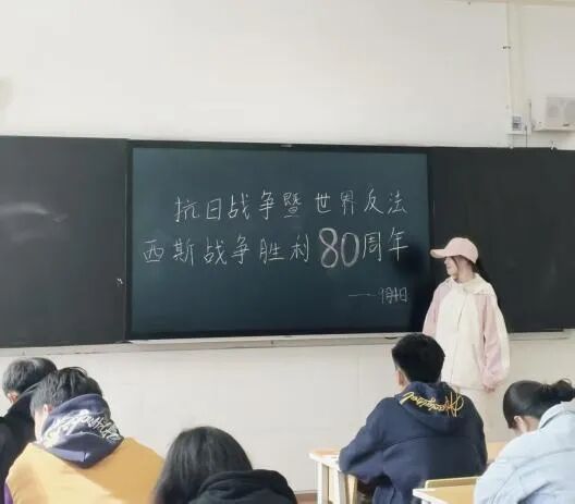  ѧԺУ��չ���սʤ��80����������(ͼ2)