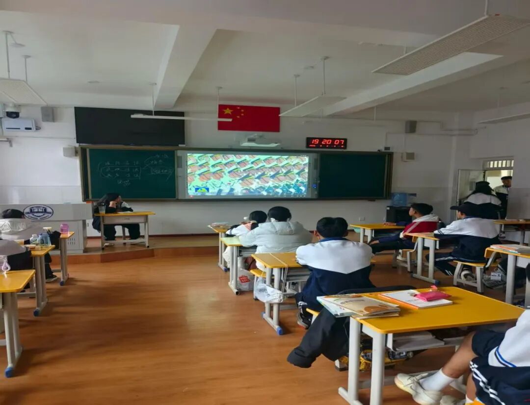  ѧԺУ��չ���սʤ��80����������(ͼ3)