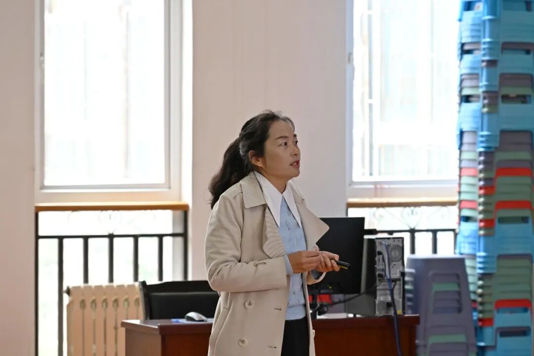 ����logo�ٷ���վ���߹ۿ�����ٿ�2025���ְרҵ����㱨��(ͼ2)