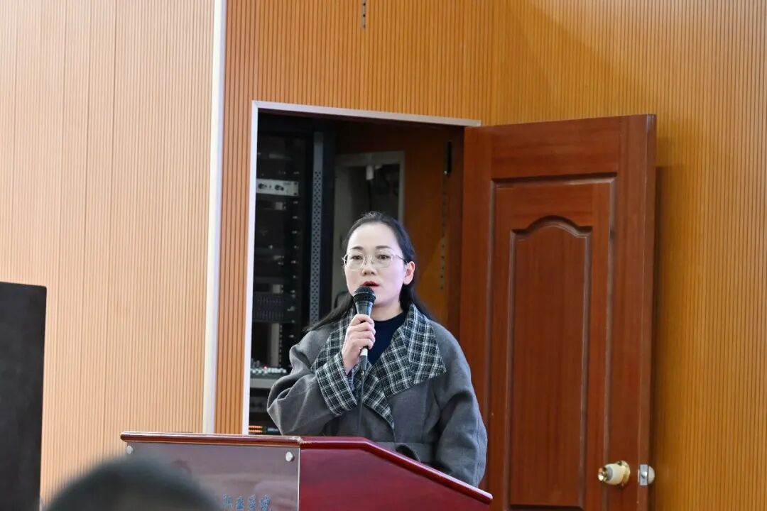 ����logo�ٷ���վ���߹ۿ�����ٿ�2025���ְרҵ����㱨��(ͼ3)