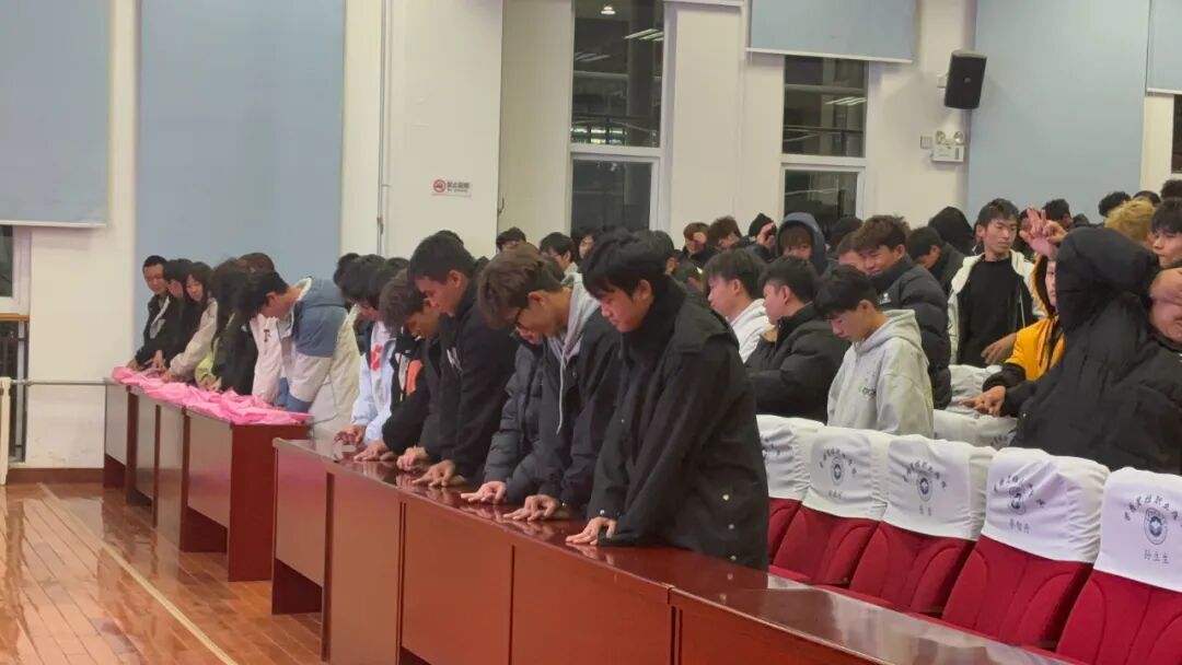 学院（校）举办校园急救技能专项培训  筑牢师生安全防线(图4)