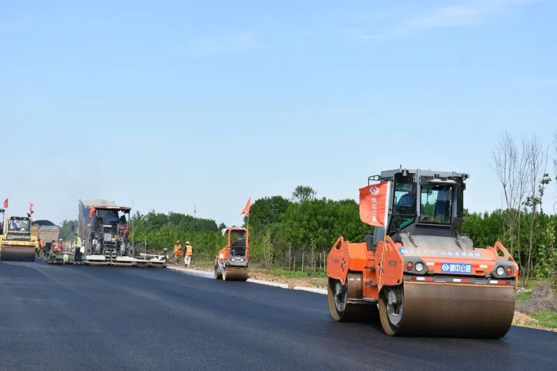 G205瀝青下面層施工 (1)RzIwNe_副本