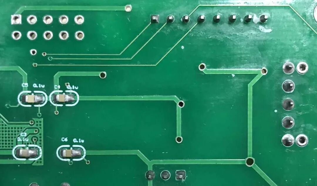 PCB密集打孔，規(guī)則排列還是隨機(jī)排列？的圖2