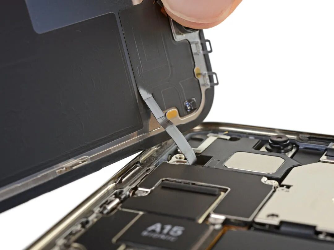 iFixit 拆解 iPhone 13 Pro 高清大图分享的图10