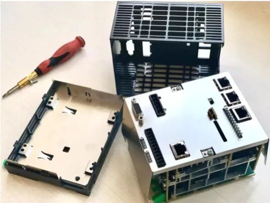 施耐德PLC内部拆解，看起来相当过瘾！的图7