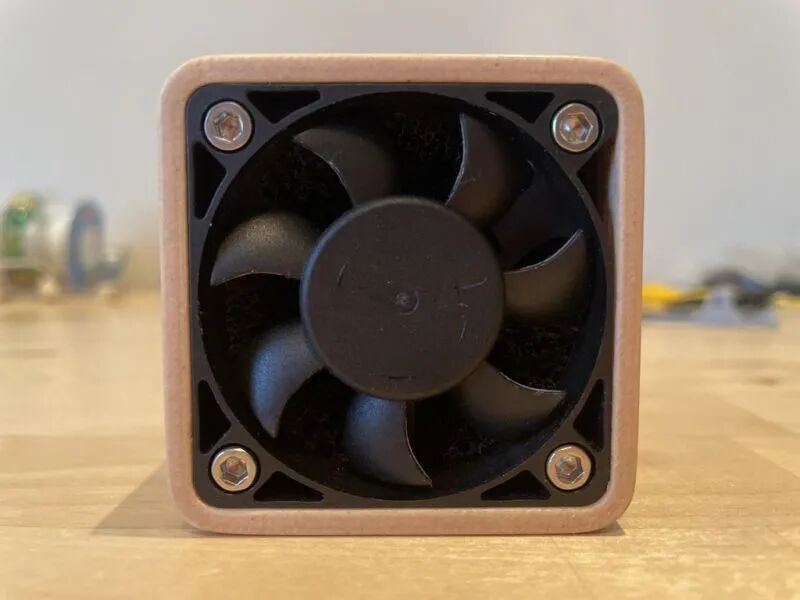 DIY桌面吹風機：焊接必備，告別刺鼻煙塵！的圖1