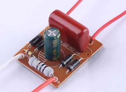三張電路圖，教你看懂阻容降壓的工作原理的圖1