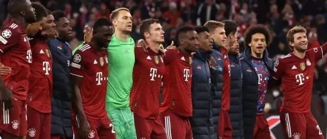 【热点】新阵型，5个精彩进球，莱万百场戴帽，诺伊尔神助攻——安联嗨翻了！