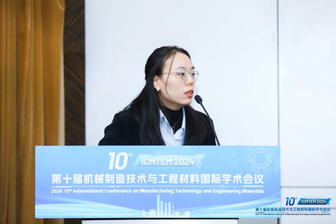 文明月 副教授.jpg