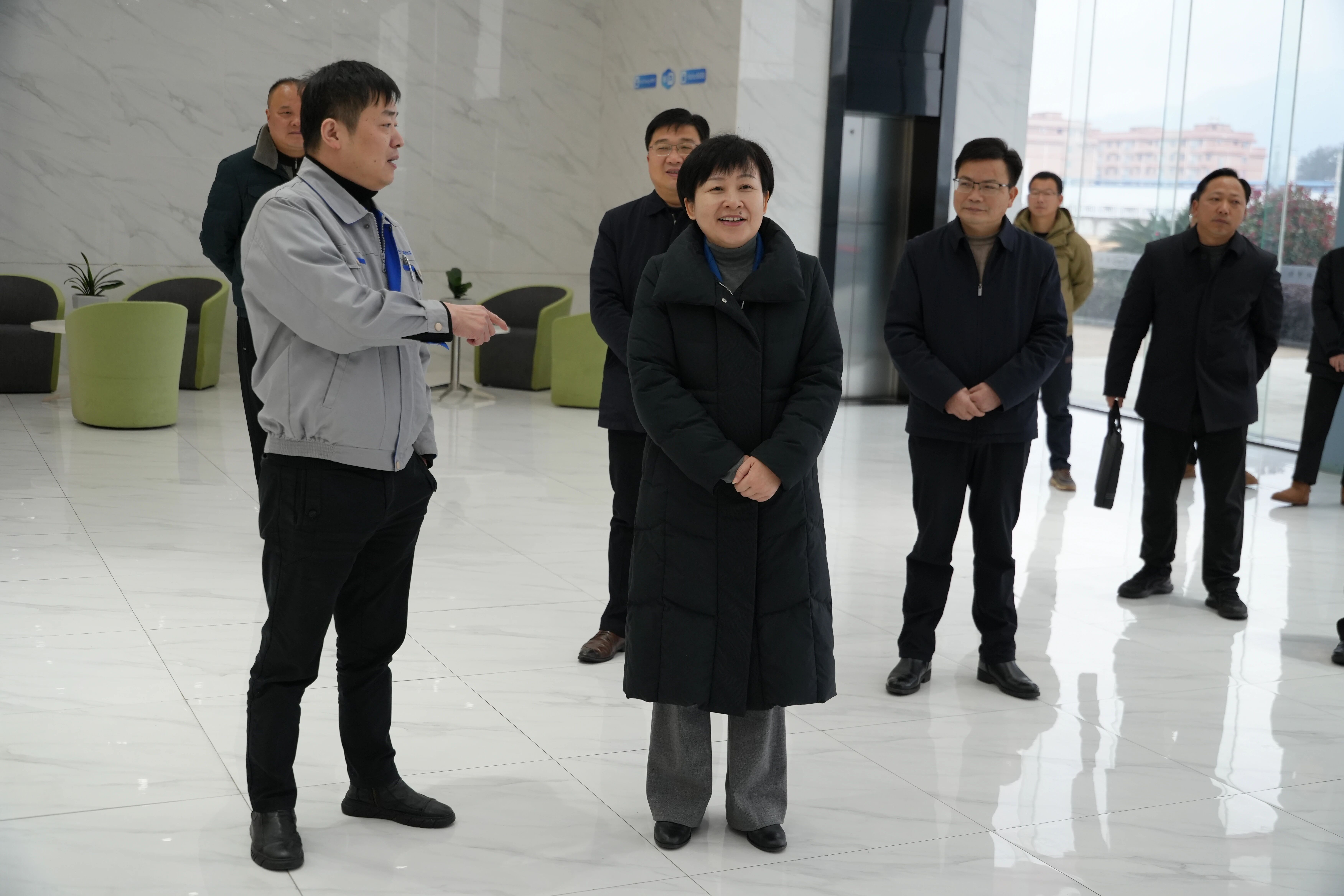 郝爱芳到重点行业领域开展走访慰问  检查安全生产工作