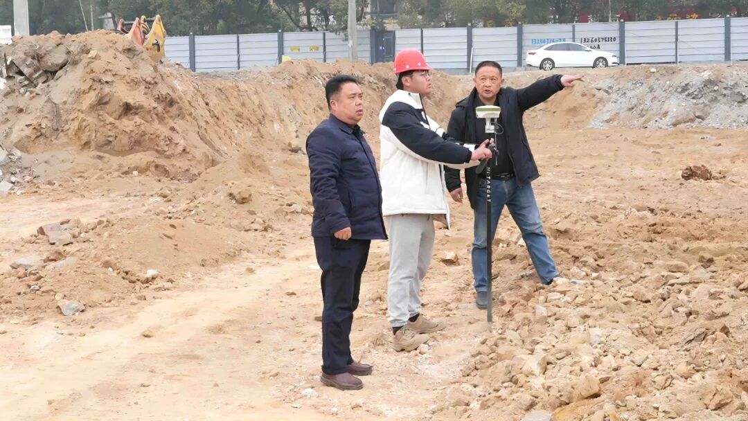 凤山镇土门坳社区：服务好项目 助力大发展