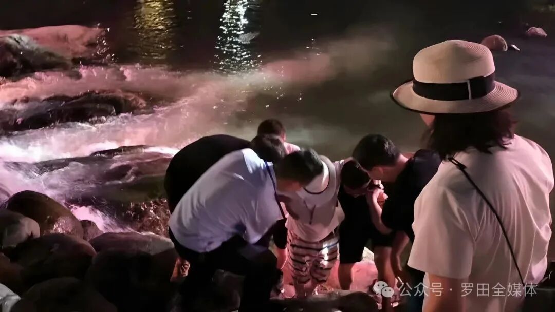 生死瞬间！罗田老兵激流勇救七旬老人