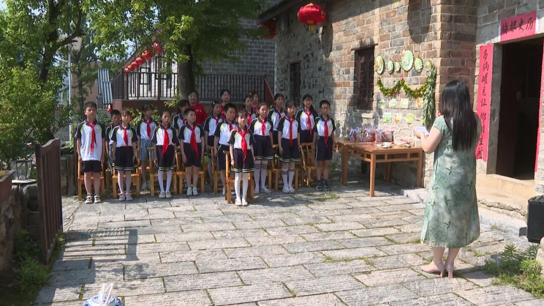 胜利镇小学师生举行 “浓情端午 携手绘六一”端午节活动