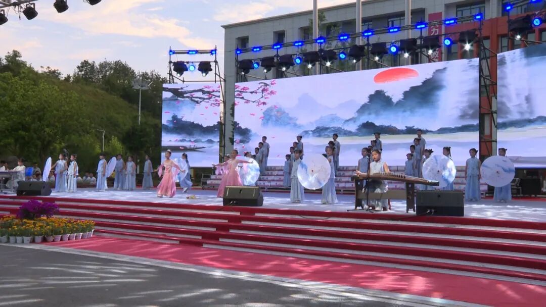 罗田县城南新区小学举办 “六一”儿童节文艺汇演