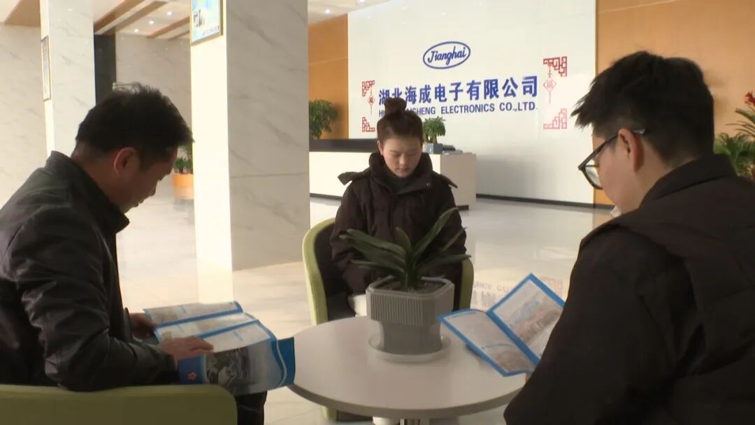 县人力资源和社会保障局：民生保障有温度 服务发展有担当