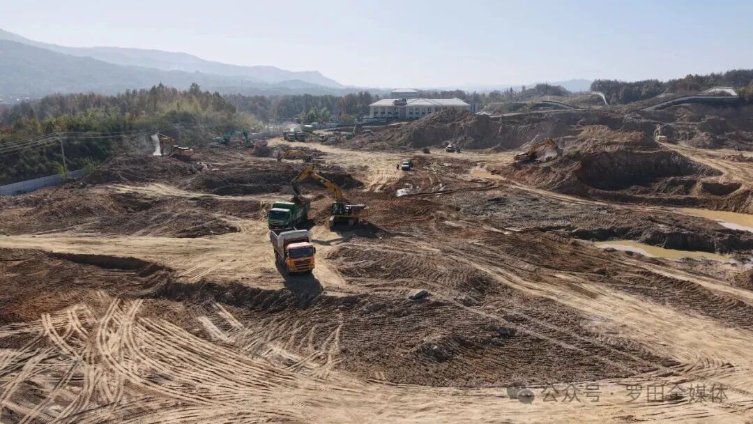 县一中迁建项目土方工程基本完工