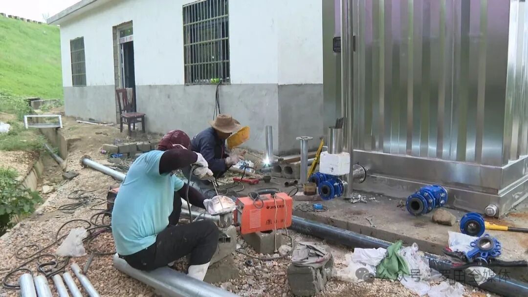 县水利和湖泊局：推进农村饮水工程建设 群众喝上“放心水”