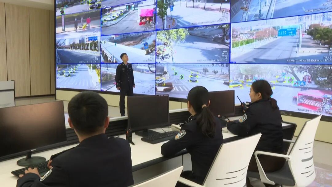 县公安局：24小时值班 守护节日平安