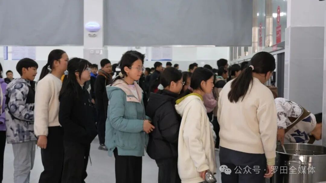 罗田葆心中学：“安全+营养+透明”三重守护 筑牢校园“大健康”成长线