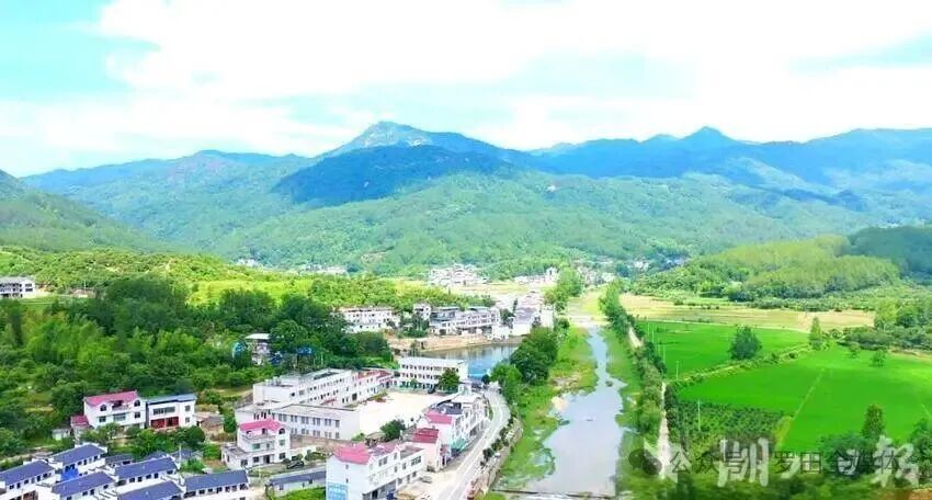 一泓碧水聚民意 两张清单办实事——罗田县白庙河镇眠牛地村美丽移民村建设见闻