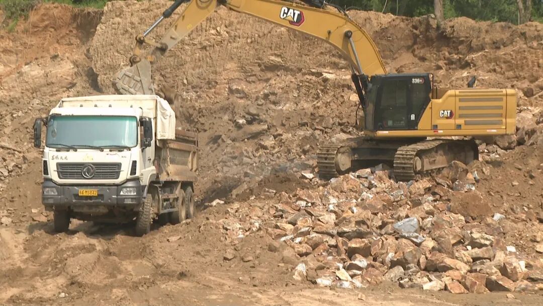 罗田县公交网络提档升级 构建城乡交通新格局