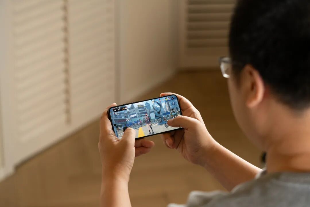 如何定义“真香”？2025小屏旗舰选购指南