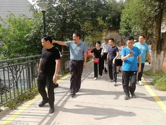 ҵѧУȪУһзУ巢չ