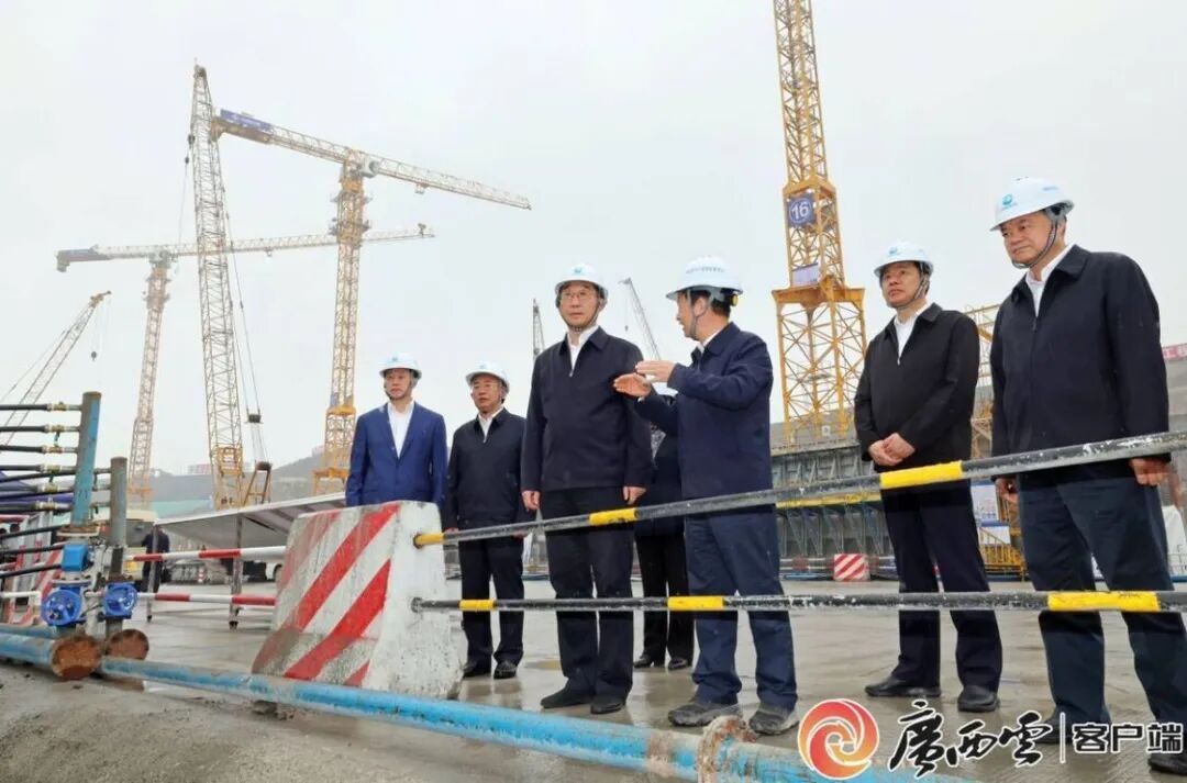 4月10日,自治区党委书记刘宁深入钦州市平陆运河项目建设现场调研,实