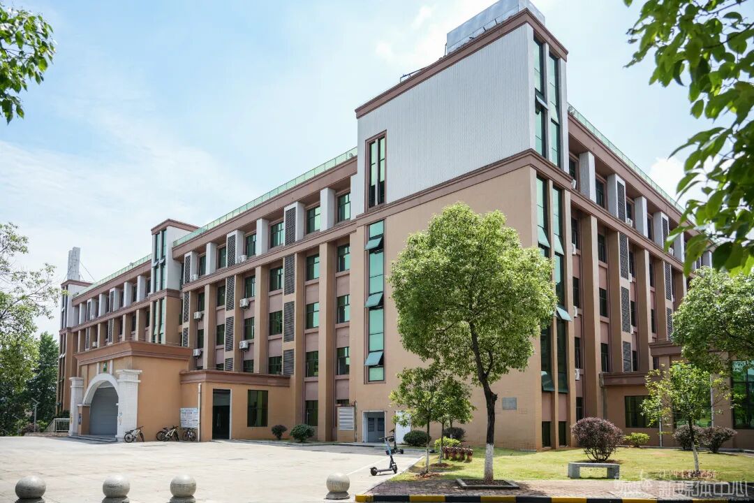 仙女湖校区教学楼.jpg