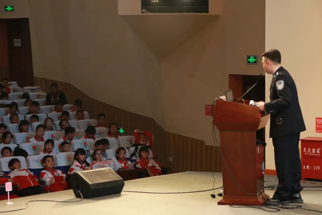 杜绝校园欺凌共建和谐校园毕节市实验学校2024年春季学期法治教育及防