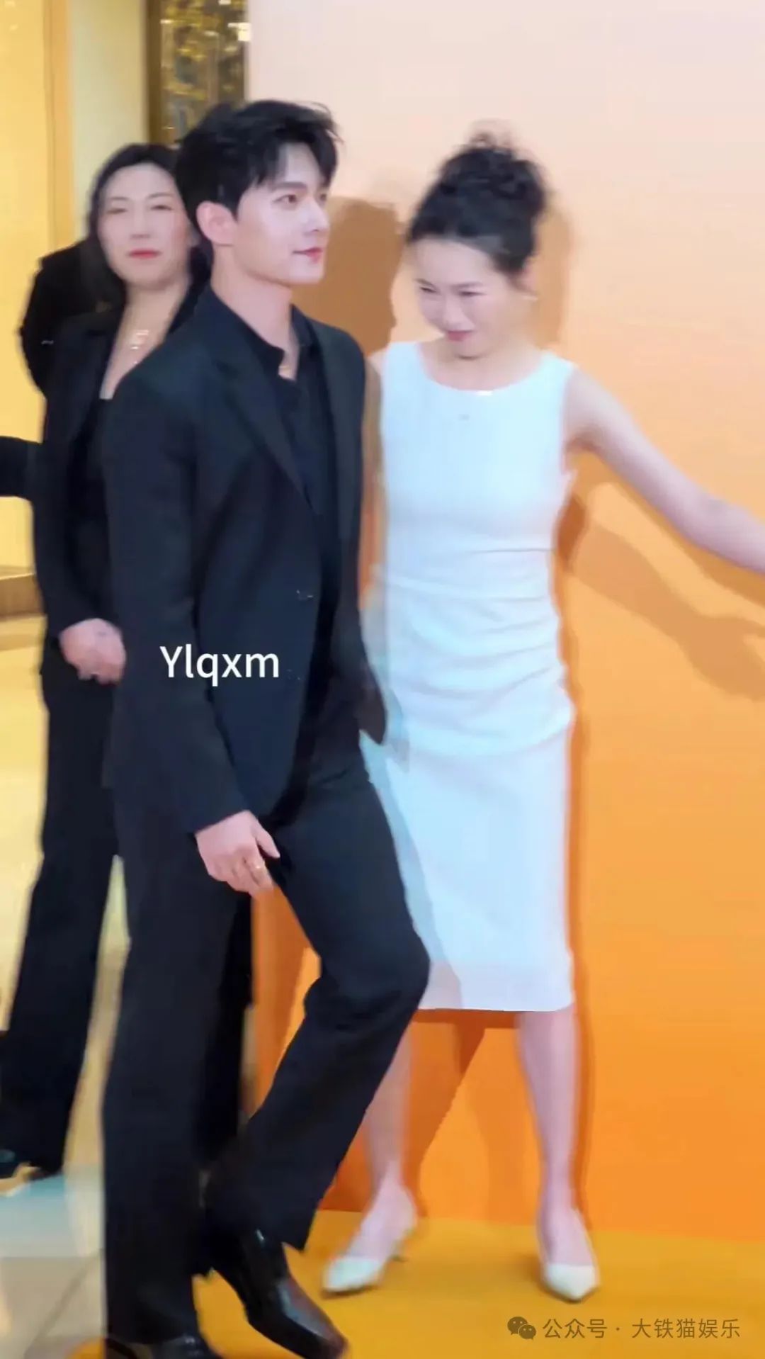 杨洋活动直拍