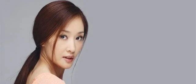 盖丽丽:25岁爆红全国,台上风情万种,台下守身如玉,如今58岁成张嘉译及肖战的老板娘