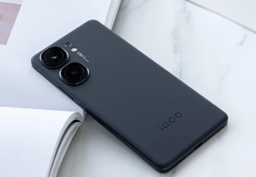 价格“雪崩”的4款手机，现在入手纯捡漏，还能再用四五年