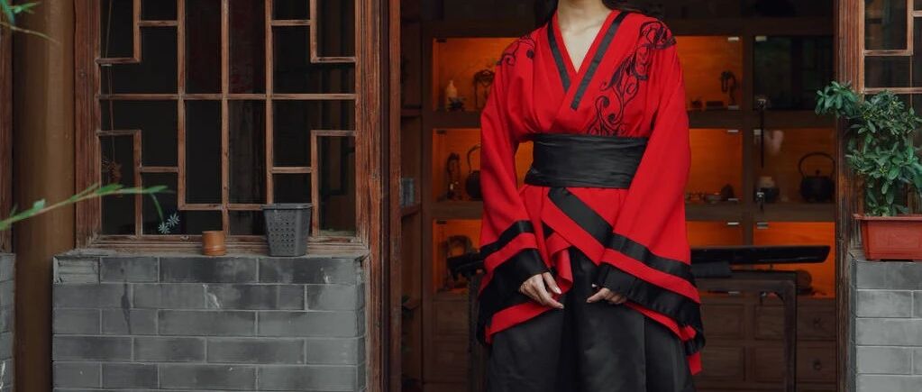 这群梦想当“青楼名妓”的女人，我越看越害怕…