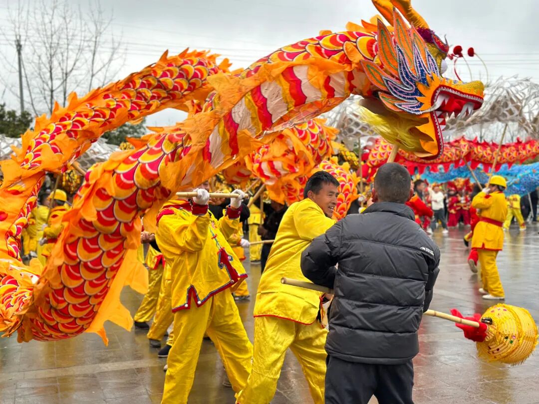 锣鼓响舞龙起湄潭永兴镇第二届舞龙大赛闹新春