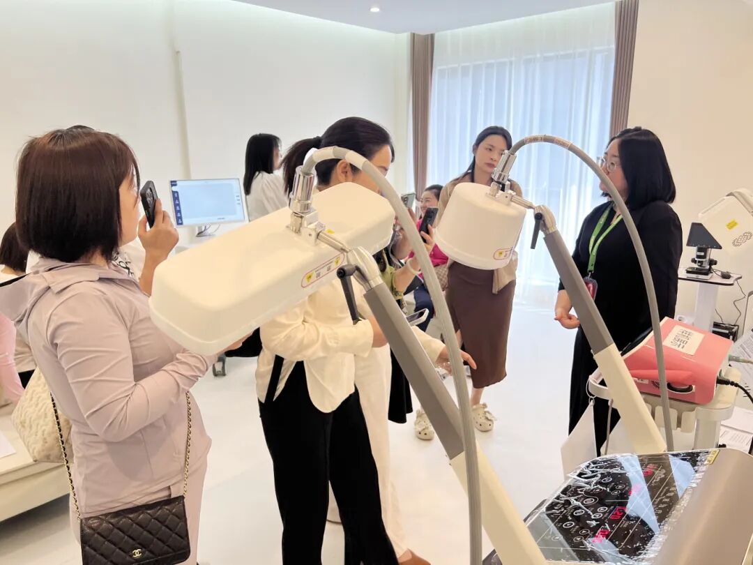 为什么医疗设备这么贵于重庆，“医”见未来 ｜ 首家尚孕智慧医疗产康体验中心开放暨品鉴会圆满举行_https://www.jmylbn.com_新闻资讯_第12张