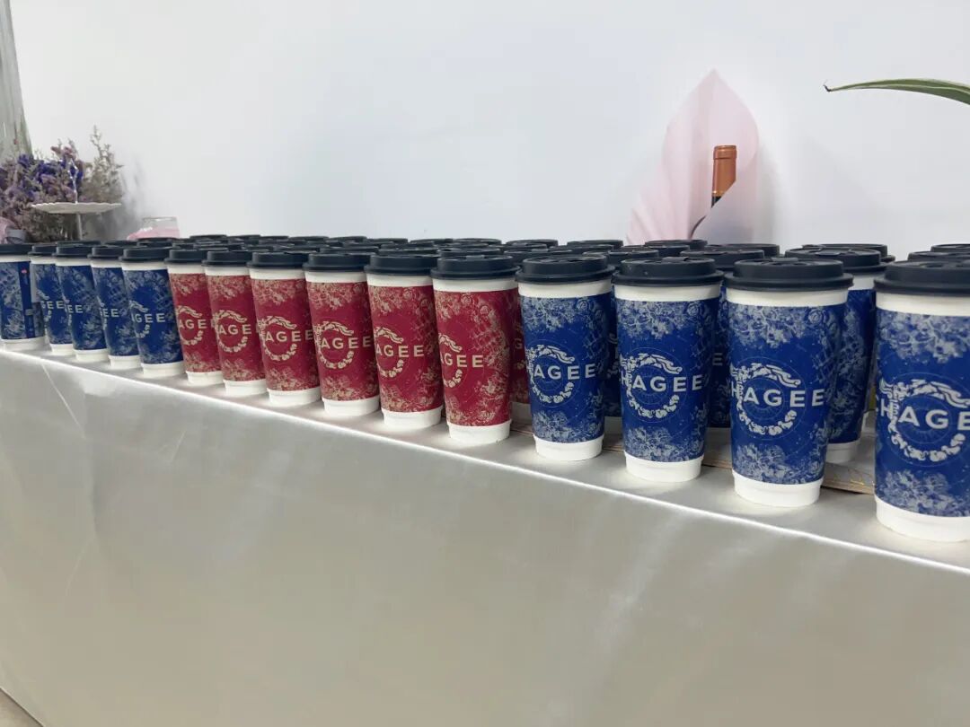 沒人給你秋天的第一杯奶茶？公司寵你 !