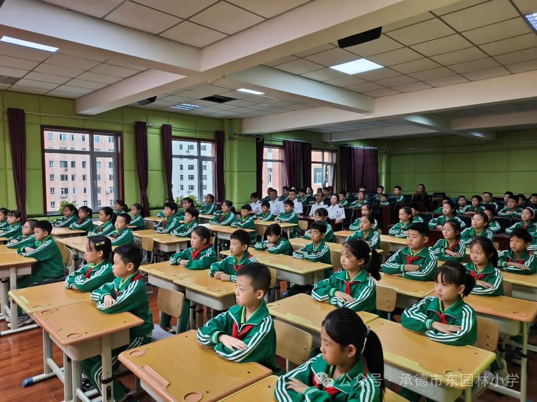 「全民国防教育」弘扬国防精神 共筑强国梦想——承德市东园林小学