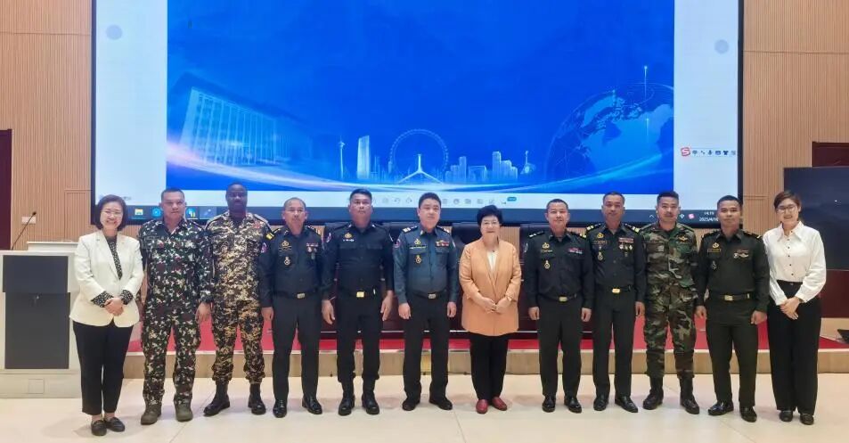 �������³�����ѵѧԺ������ٺ�Ӱ