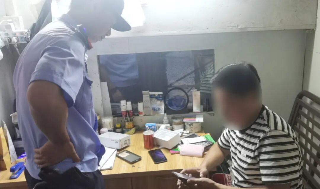 民警上门紧急劝阻