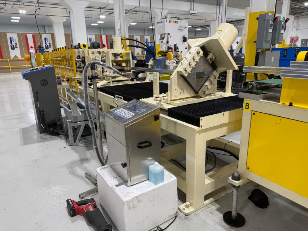 中拓冷弯自动开合龙骨机:点亮加拿大建筑科技新篇 中拓冷弯自动开合龙骨机:点亮加拿大建筑科技新篇