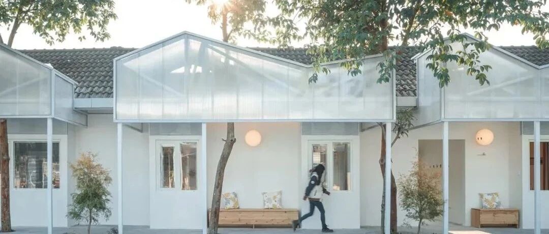 《梦想改造家》收官王炸，废弃农家乐变身20个孩子的“家”，全无设计范却让人看哭……