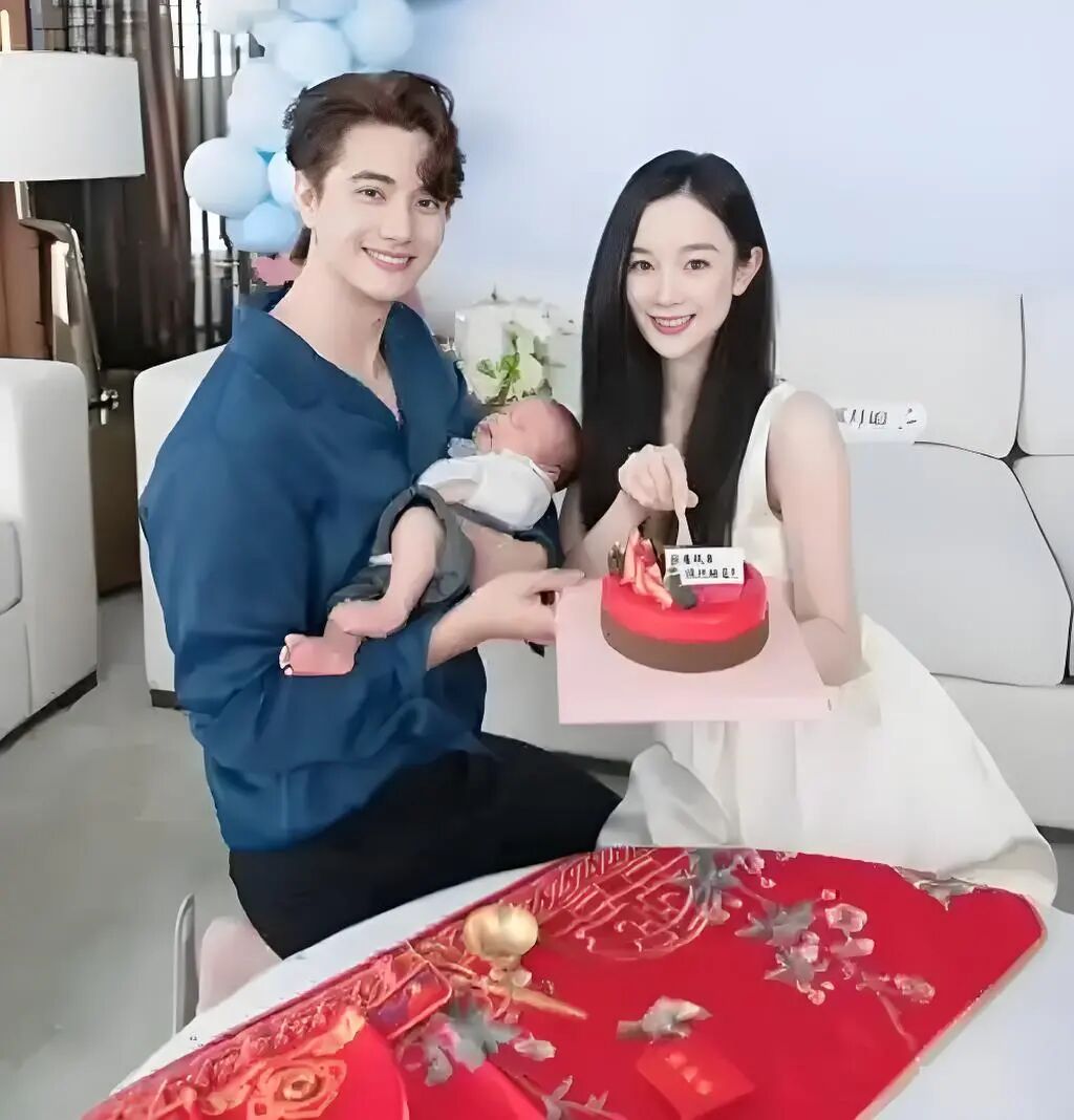 张檬让父母消毒后抱孩子
