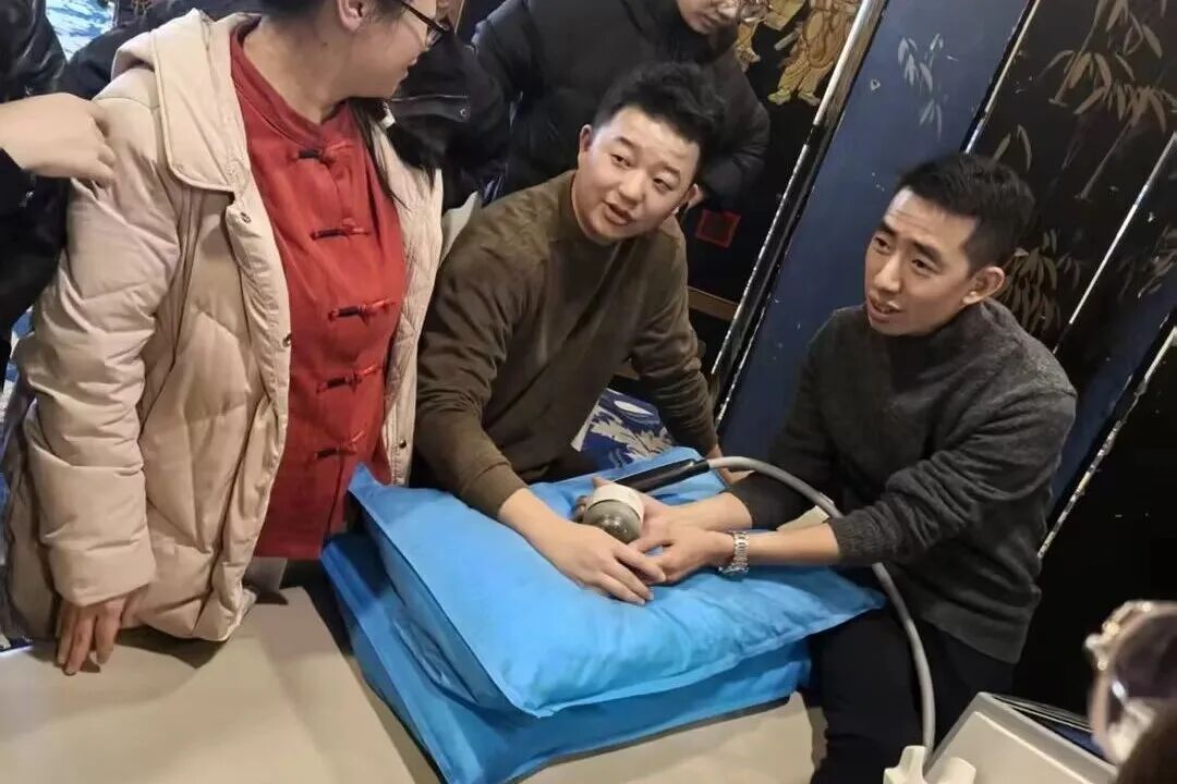 电磁式冲击波治疗仪