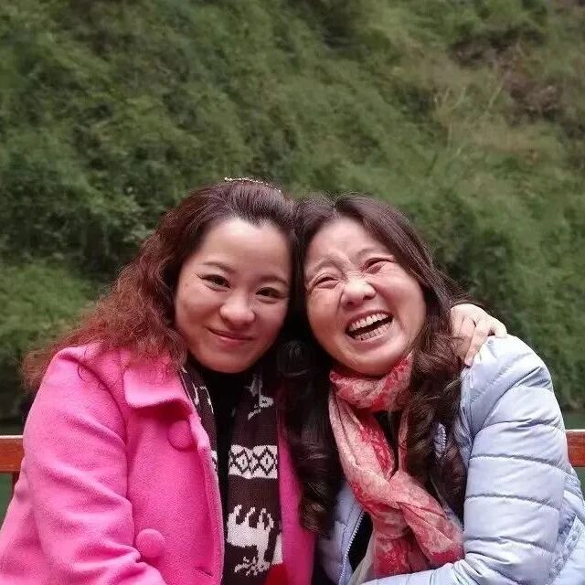 【尹利专栏】老师，我们心中最美的红