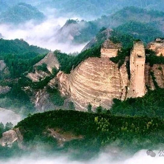【青春语文•庆华专栏】颂黄河，赞英雄——《黄河颂》《老山界》《谁是最可爱的人》群文阅读创意设计